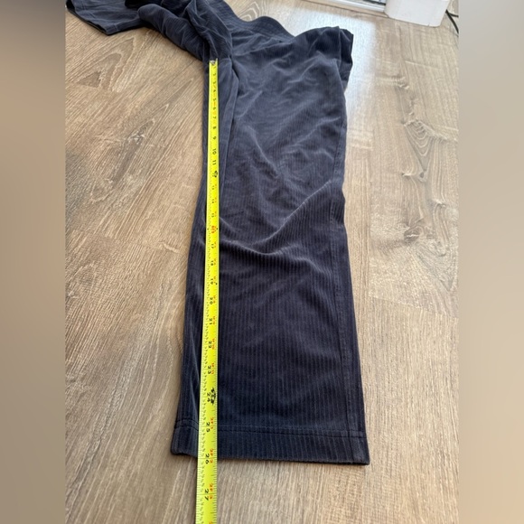 Lululemon Scuba Mid-Rise Wide-Leg Pant 7/8 Length *Velvet Cord True Navy Size 8 - Picture 9 of 12